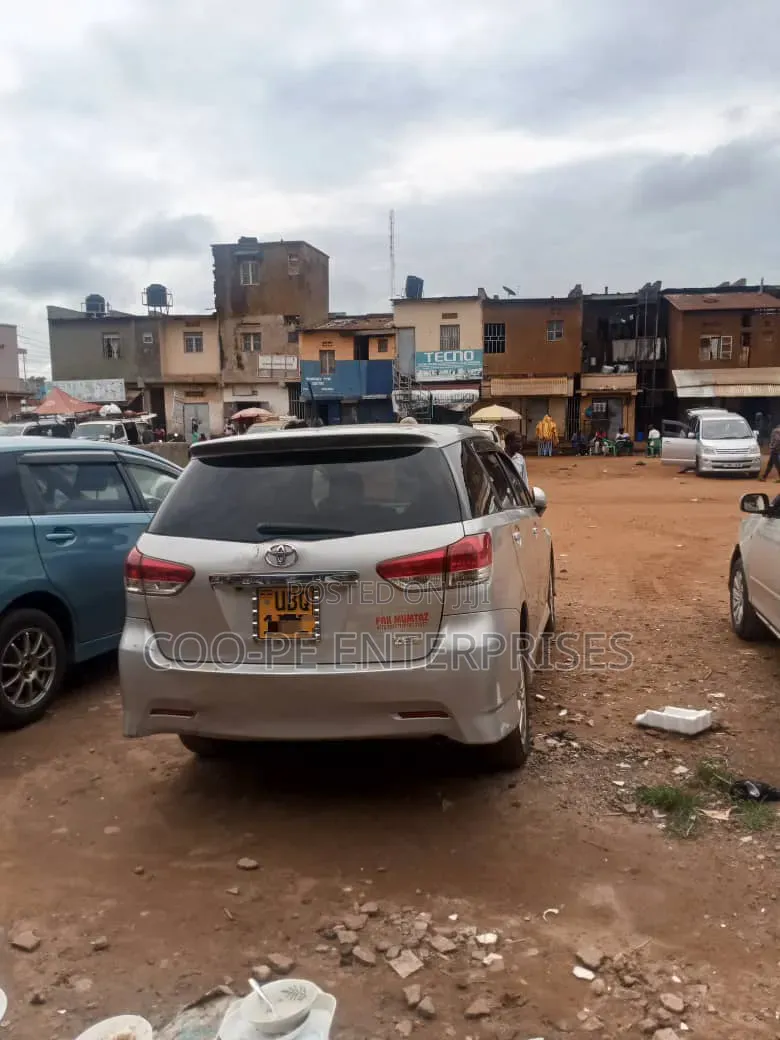 Toyota Wish 2011 Silver