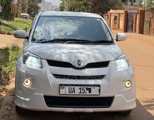 Toyota IST 2010 White