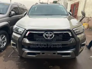 Toyota Hilux 2016 Green