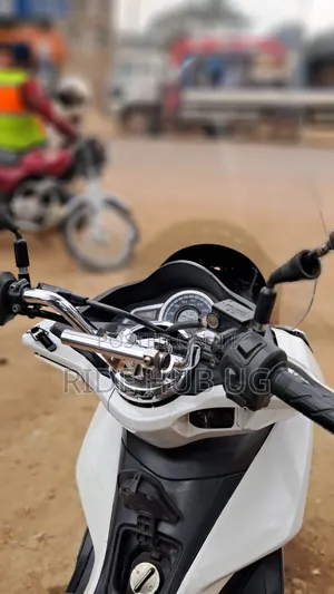 Honda 2022 White
