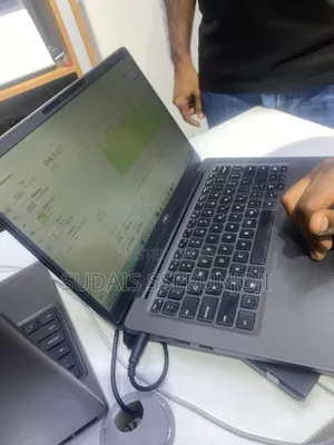 Laptop Dell Latitude 7400 8GB Intel Core i7 HDD+SSD 320GB