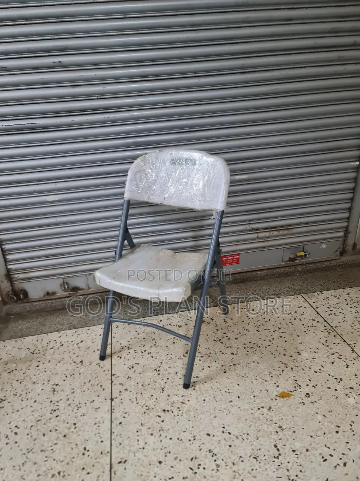 Metallic Framed White Foldable Plastic Chairs Plastic Chairs