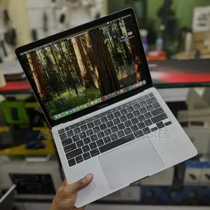 Laptop Apple MacBook Pro 2020 16GB Intel Core i7 SSD 512GB