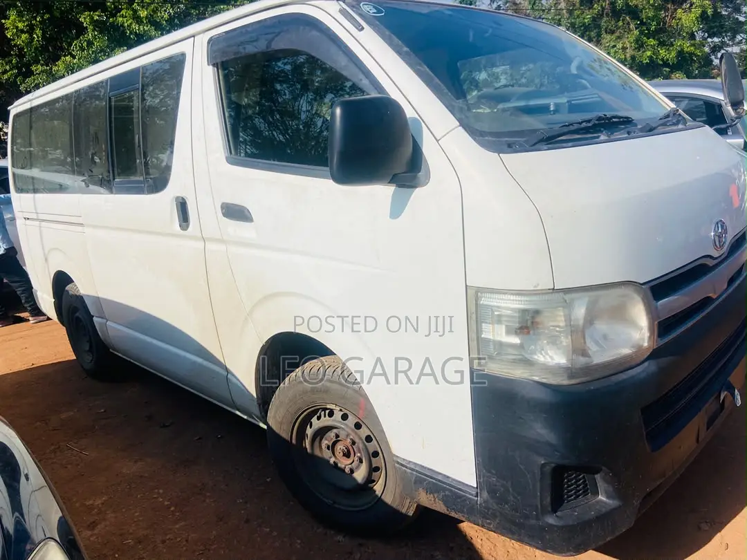 Toyota HiAce 2013 White