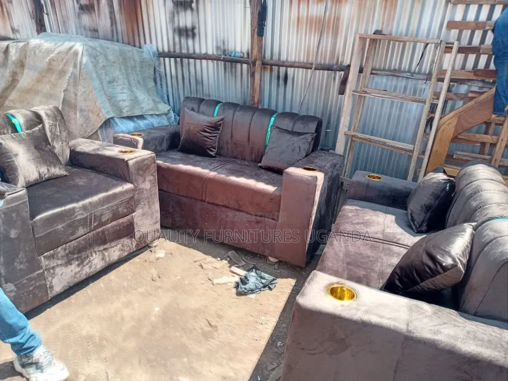 2.2.1 American Design Sofa Set