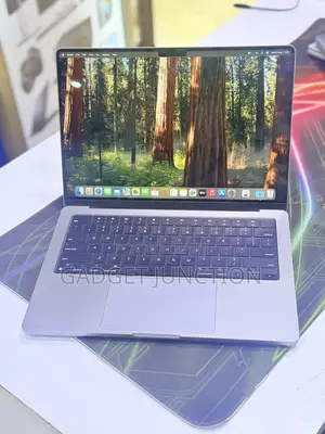 New Laptop Apple MacBook Pro 2023 M3 8GB Apple M3 SSD 512GB