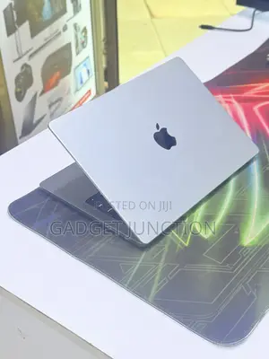New Laptop Apple MacBook Pro 2023 M3 8GB Apple M3 SSD 512GB
