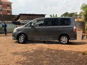 Toyota Noah 2008 Gray