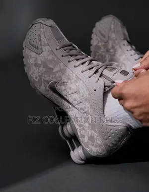 Original Nike Shox R4 Grey Floral Trainers
