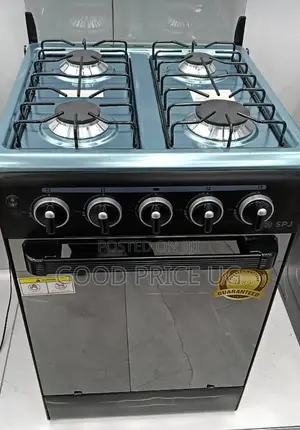 50x50cm Freestanding Gas Cooker With a Black Finish.