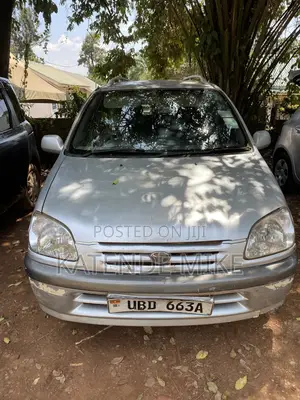 Toyota Raum 1.5 FWD 1999 Silver