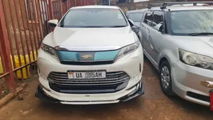 Toyota Harrier 2.0 2017 White