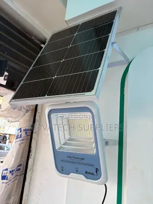200W Solar Flood Light With Remote Control Inbuilt Battery