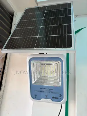 Energy-Saving 200W Solar Flood Light With Automatic Sensor