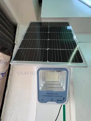 Energy-Saving 200W Solar Flood Light With Automatic Sensor