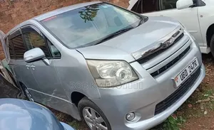 Toyota Noah 2011 Silver