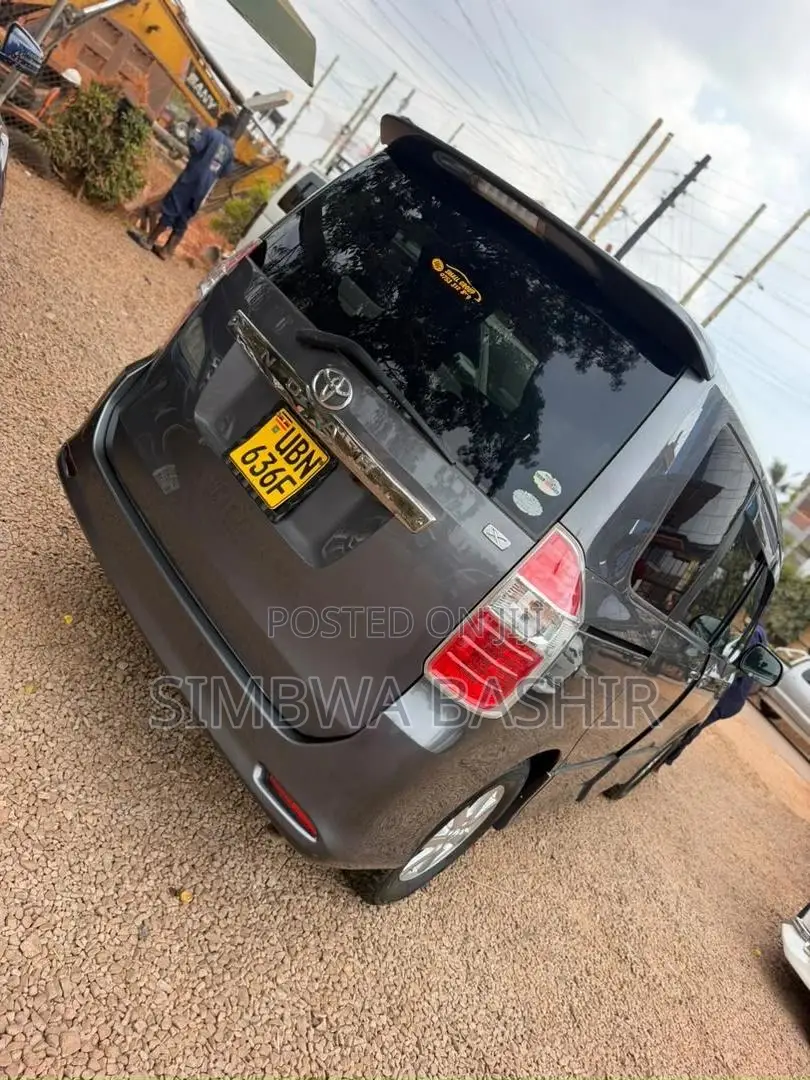 Toyota Noah 2008 Gray