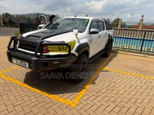 Toyota Hilux 2018 White