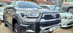 Toyota Hilux 2017 Gray