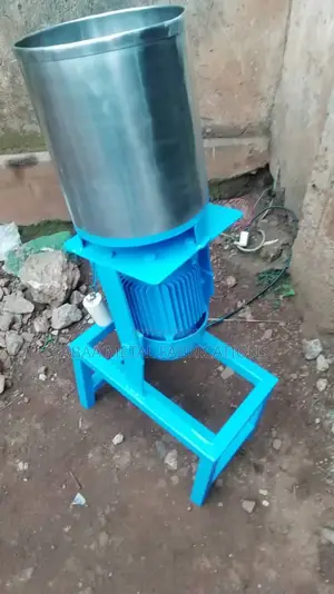 Heavy-Duty Chicken Feed Hammer Mill (80 Kg)
