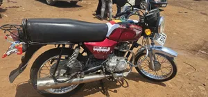 Bajaj Boxer 2018 Red
