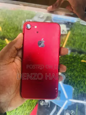 Apple iPhone 7 32 GB Red