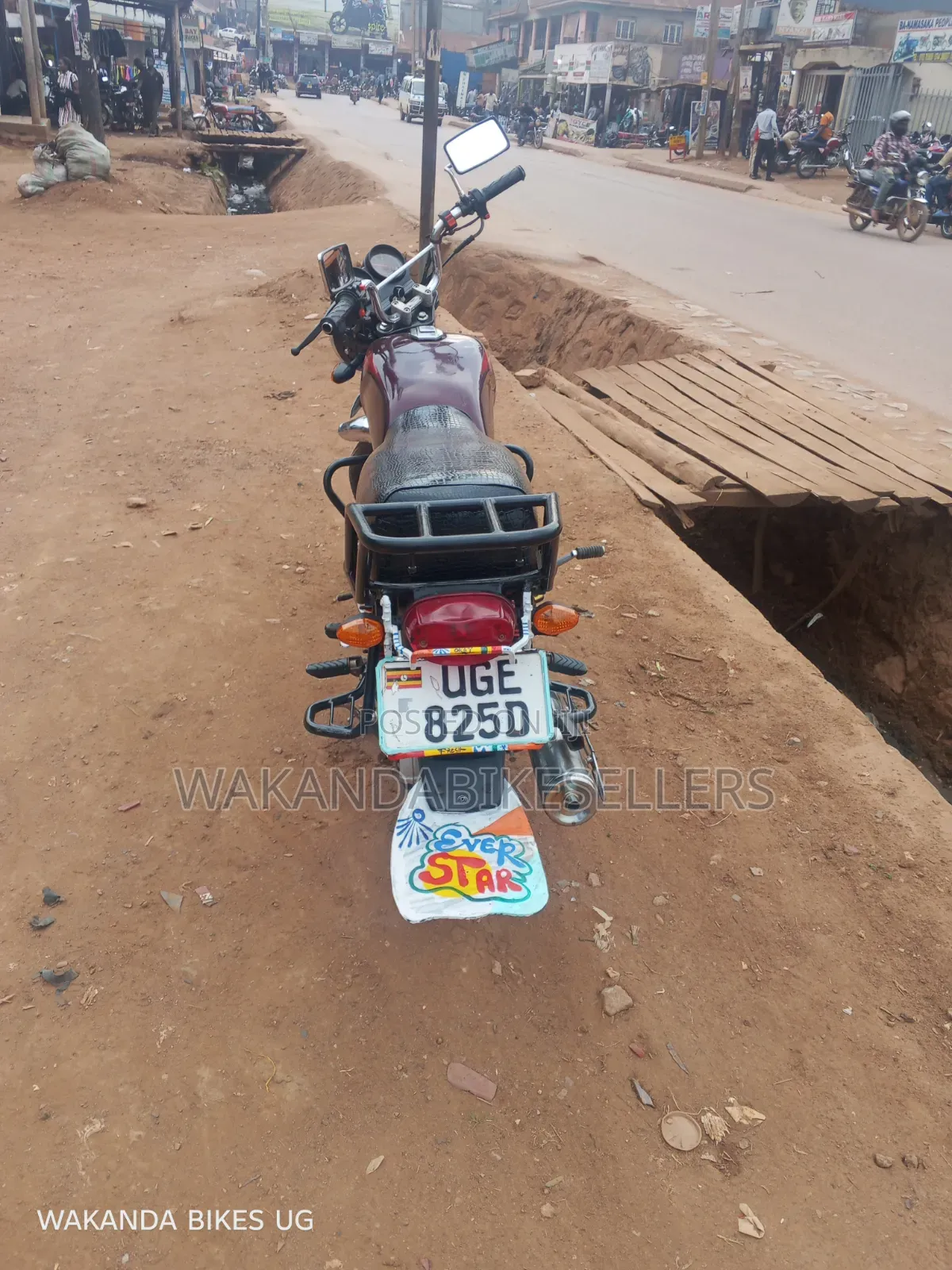 Bajaj Boxer 100 2024 Red