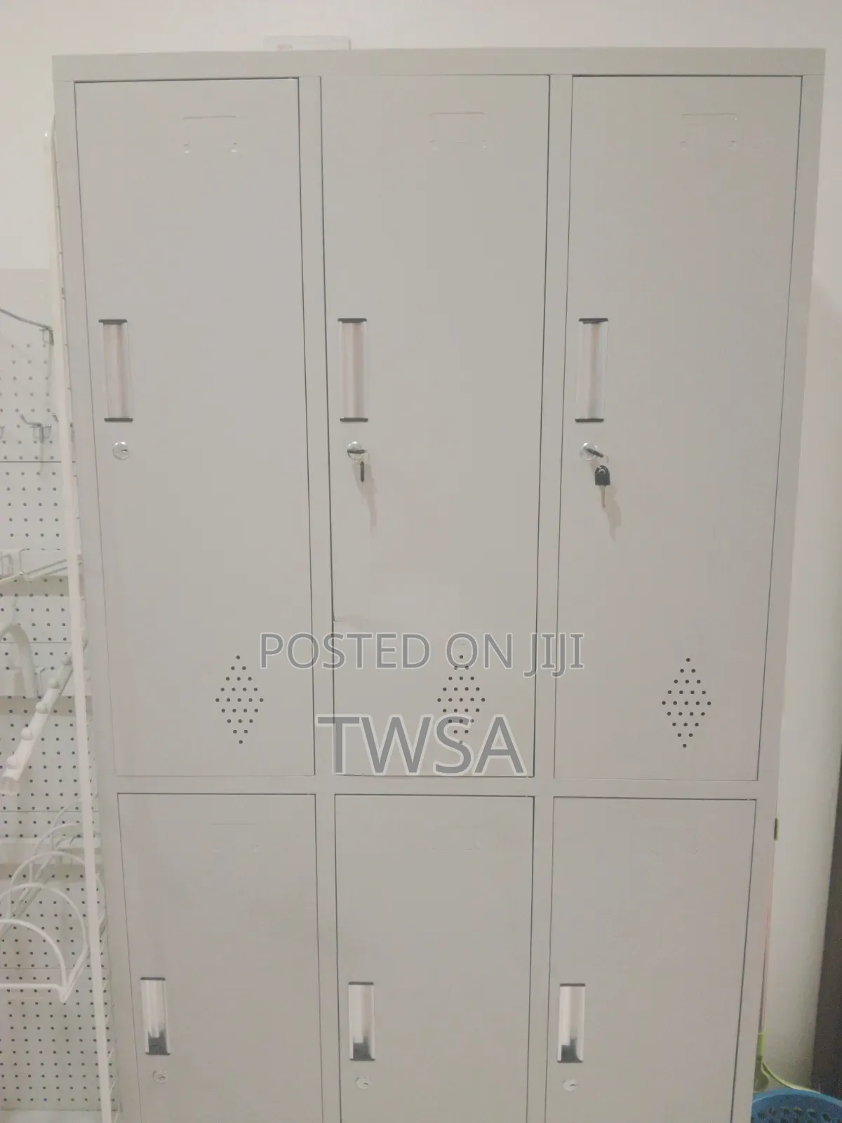 Locker Cabinet, 6 Doors