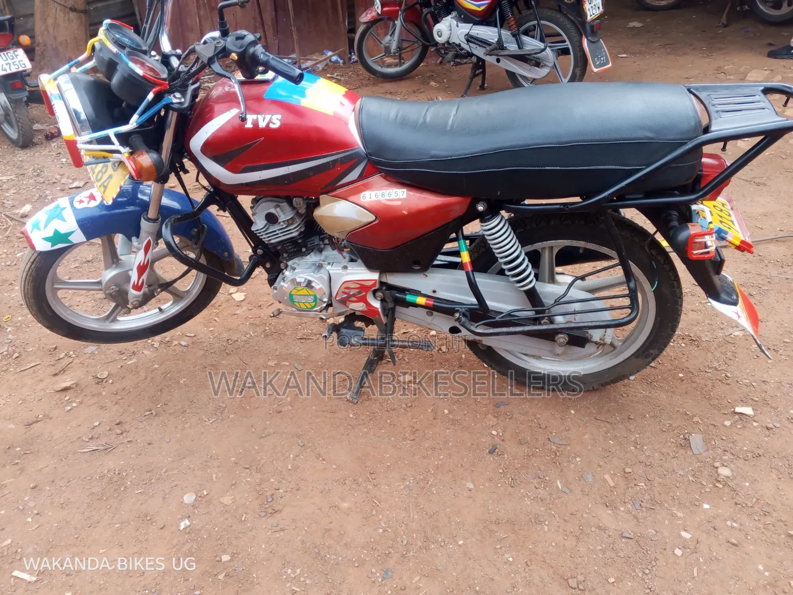 TVS HLX 125 2022 Red