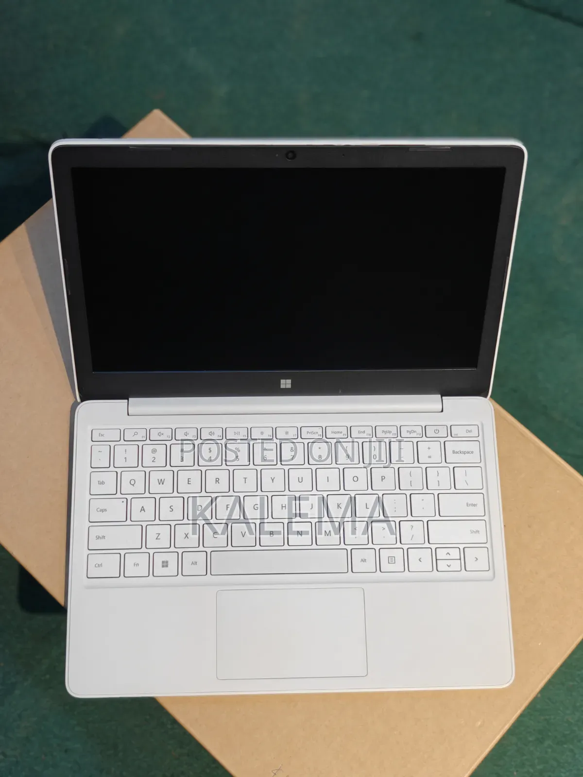 New Laptop Microsoft Surface Laptop SE 8GB Intel Celeron SSD 128GB