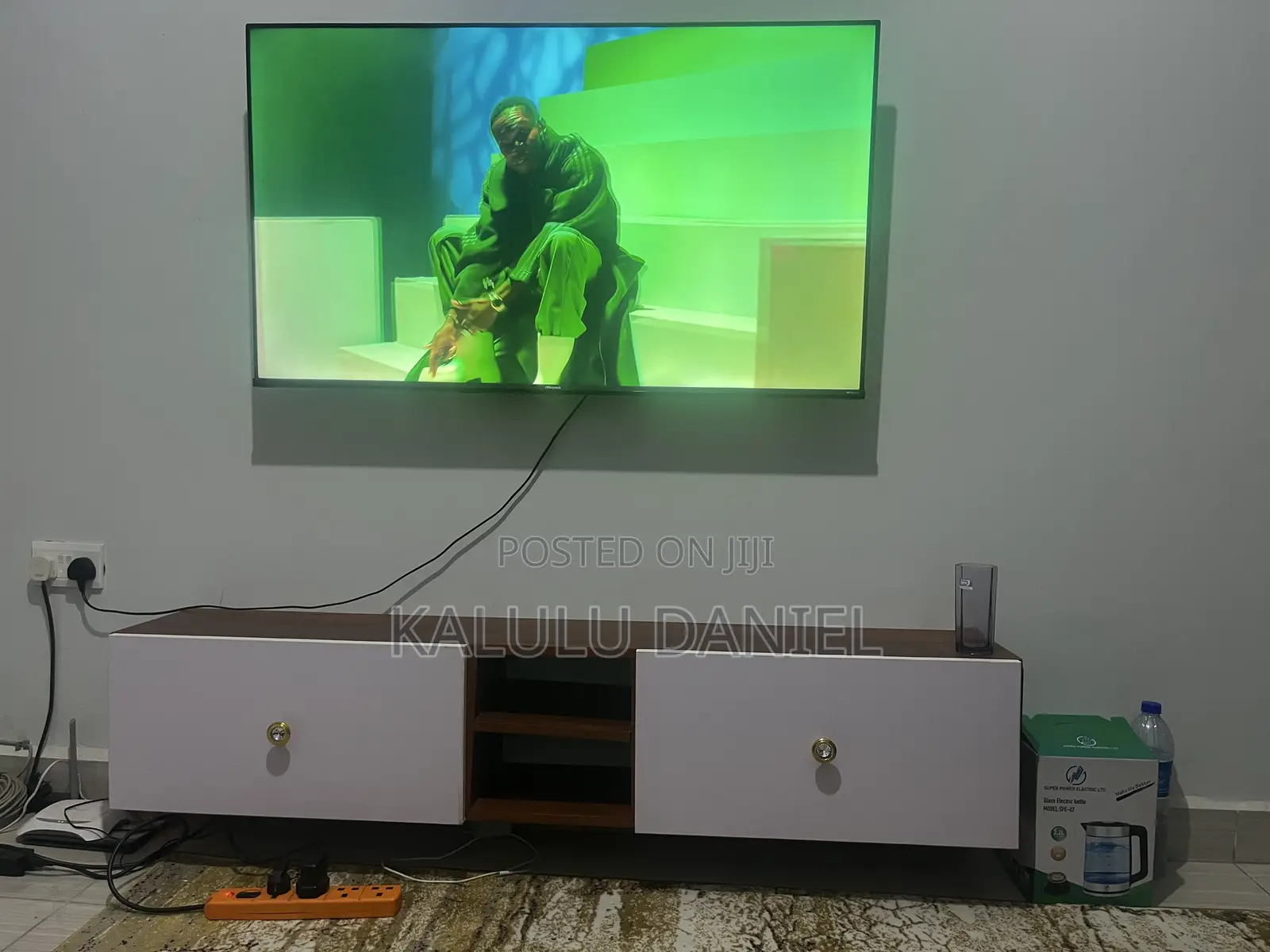 New Modern TV Stand