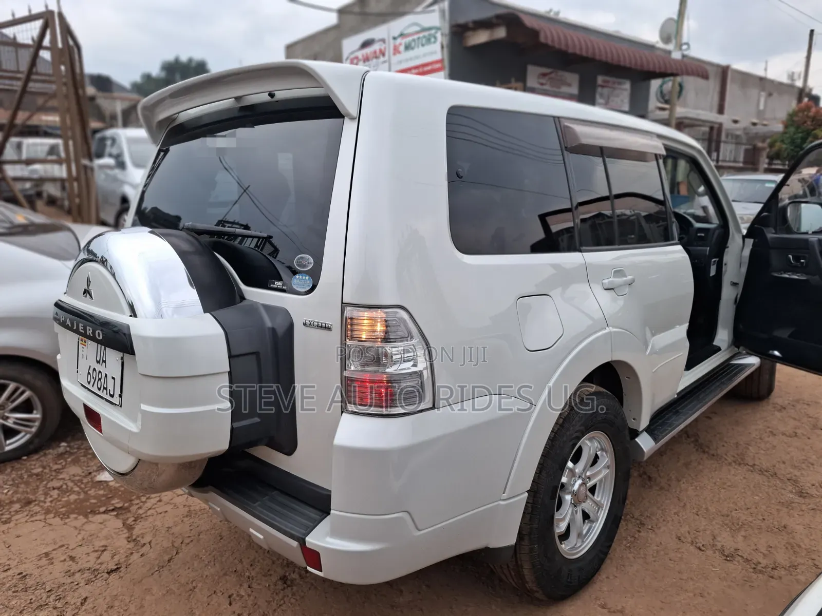 Mitsubishi Pajero 2012 White