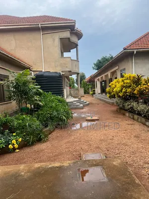 11bdrm Mansion in Wakiso / Wakiso for sale