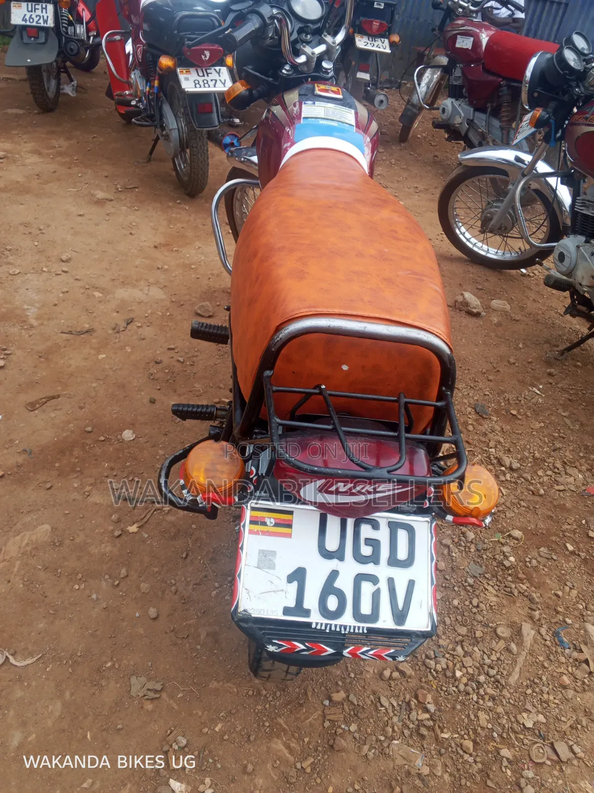 Bajaj Boxer 100 2024 Red