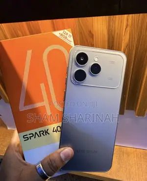 New Tecno Spark 40 128 GB Silver