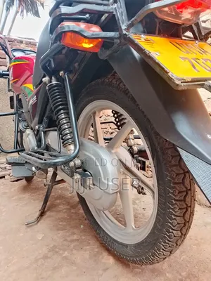 Honda CB 2024 Red