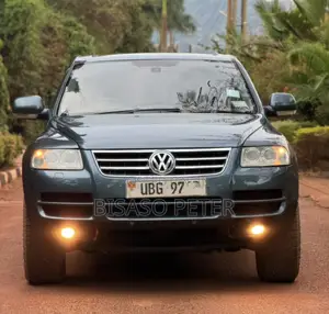 Volkswagen Touareg 2010 Gray