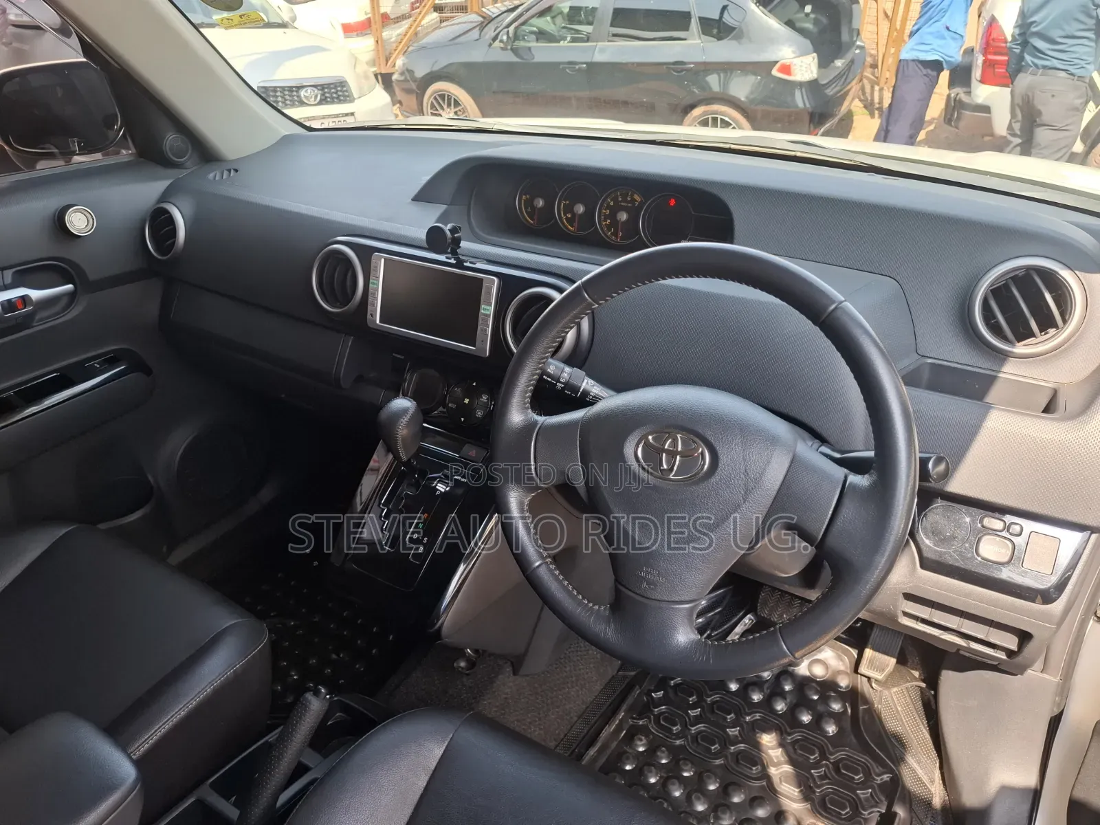 Toyota Corolla Rumion 2011 White