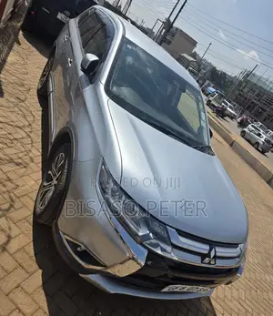 Mitsubishi Outlander 2017 Silver