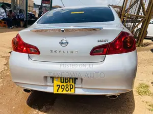 Nissan Skyline 2012 Silver