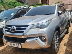 Toyota Fortuner 2015 Silver
