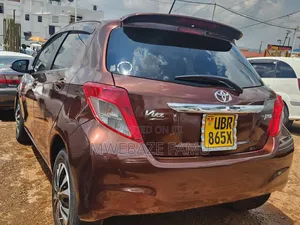 Toyota Vitz 2012 Burgundy