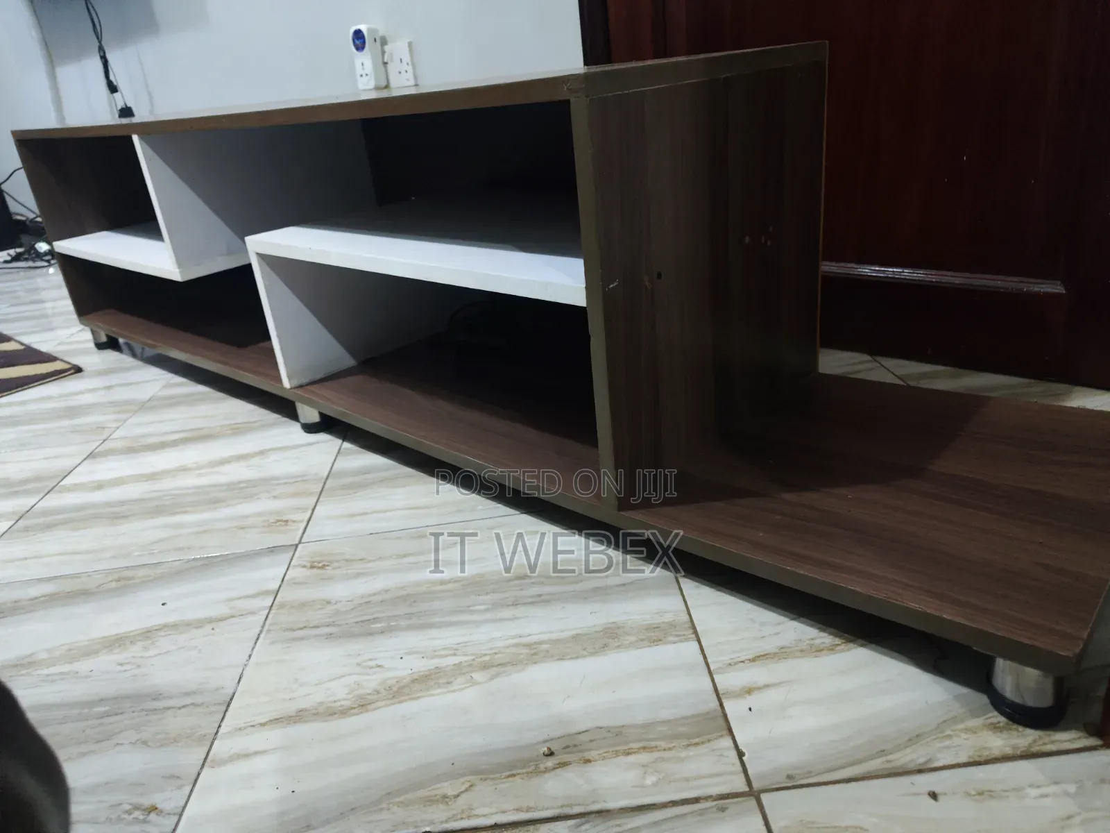Used TV Stand in Mbalwa