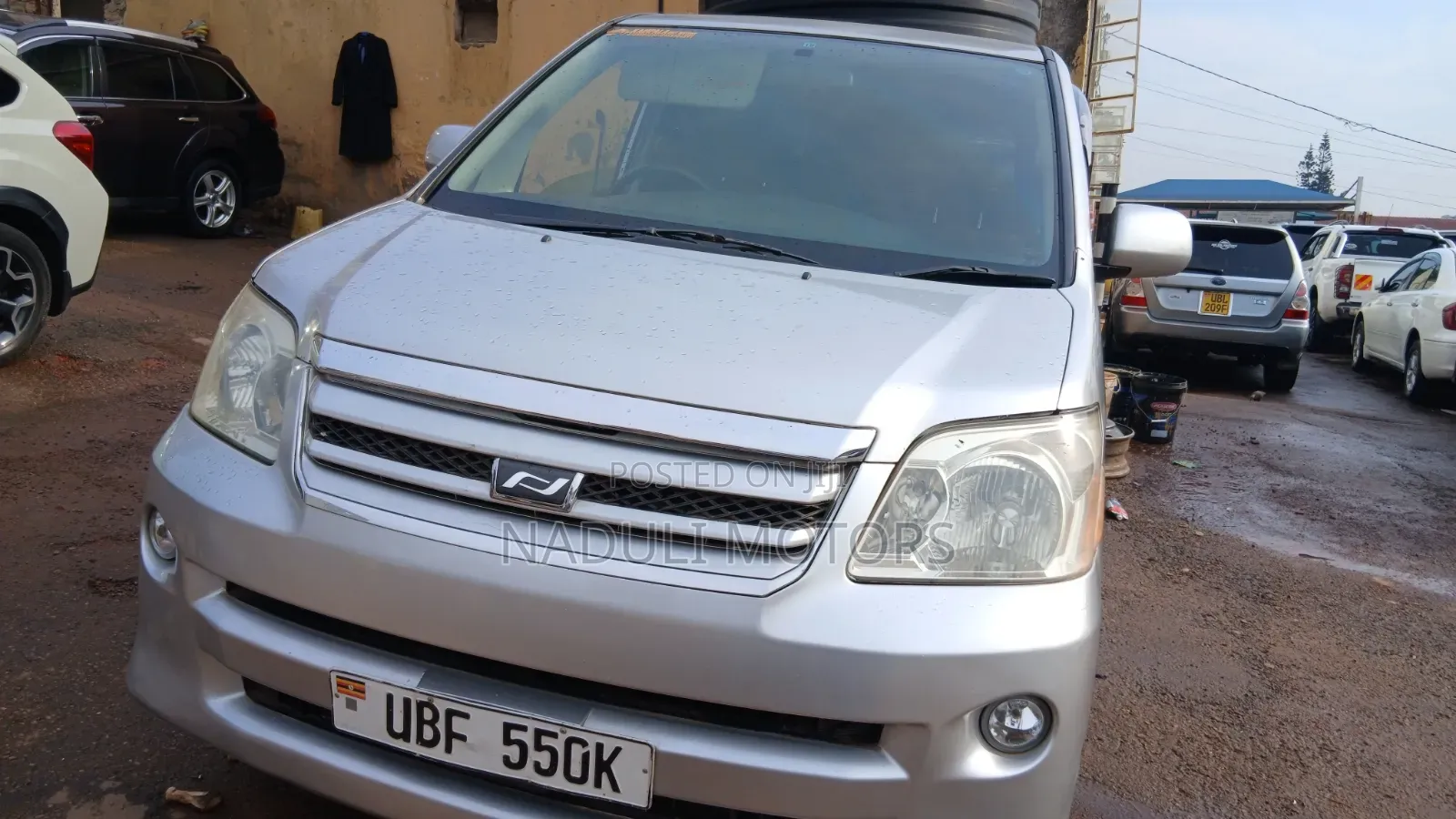 Toyota Noah 2005 Silver