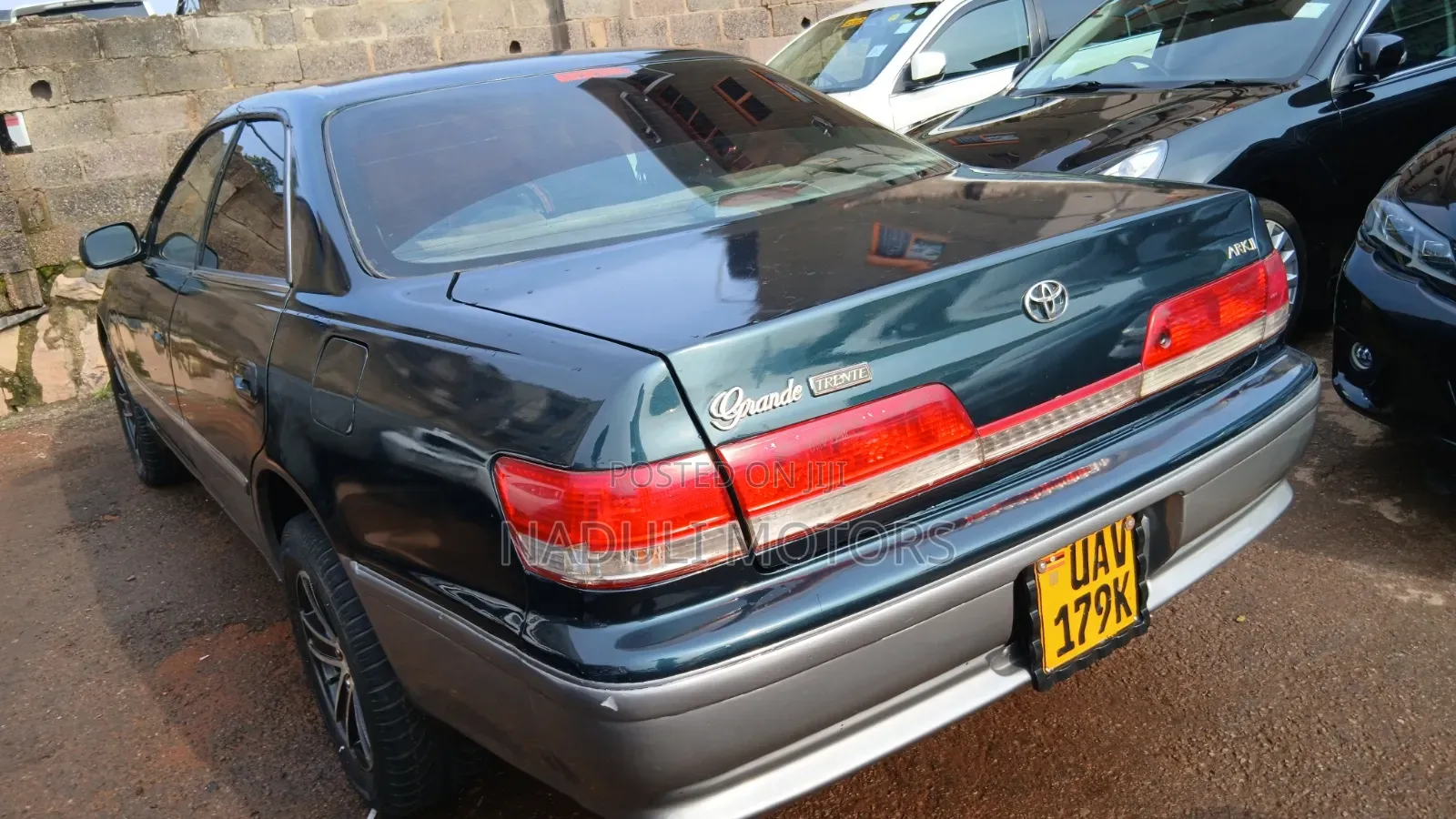 Toyota Mark II 2002 Blue