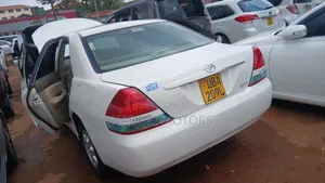 Toyota Mark II 2004 White