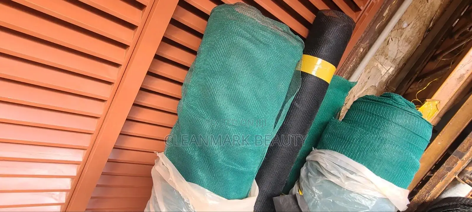 1 Mitre Shade Net for Facing Walls