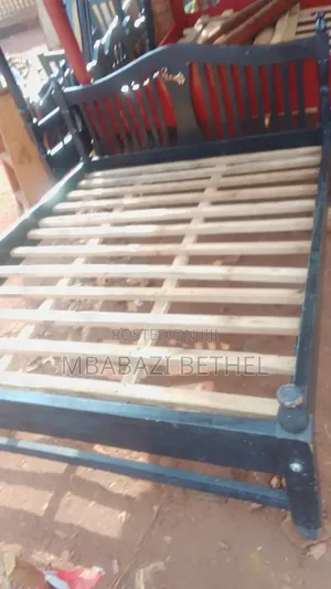 Used / Second Hand 5by6 Wooden Bed in a Fine State on Sale