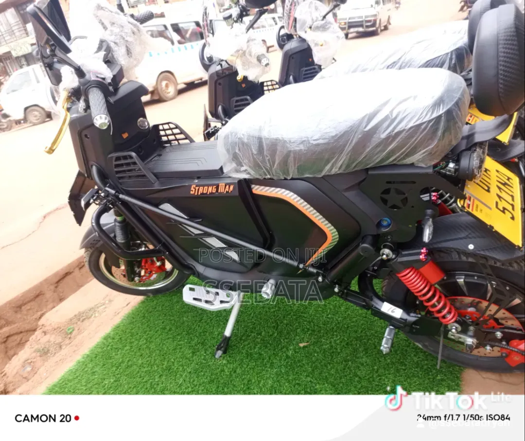 New Strong 1 2026 Black
