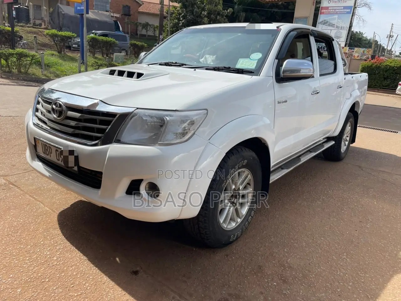 Toyota Hilux 2012 White